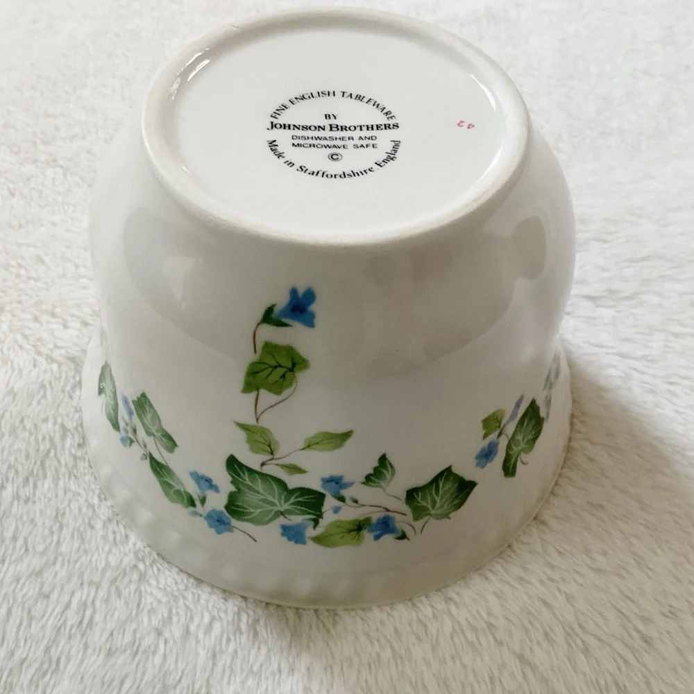 Johnson Bros Ivy Flowers Sugar Bowl England Blue Green Floral